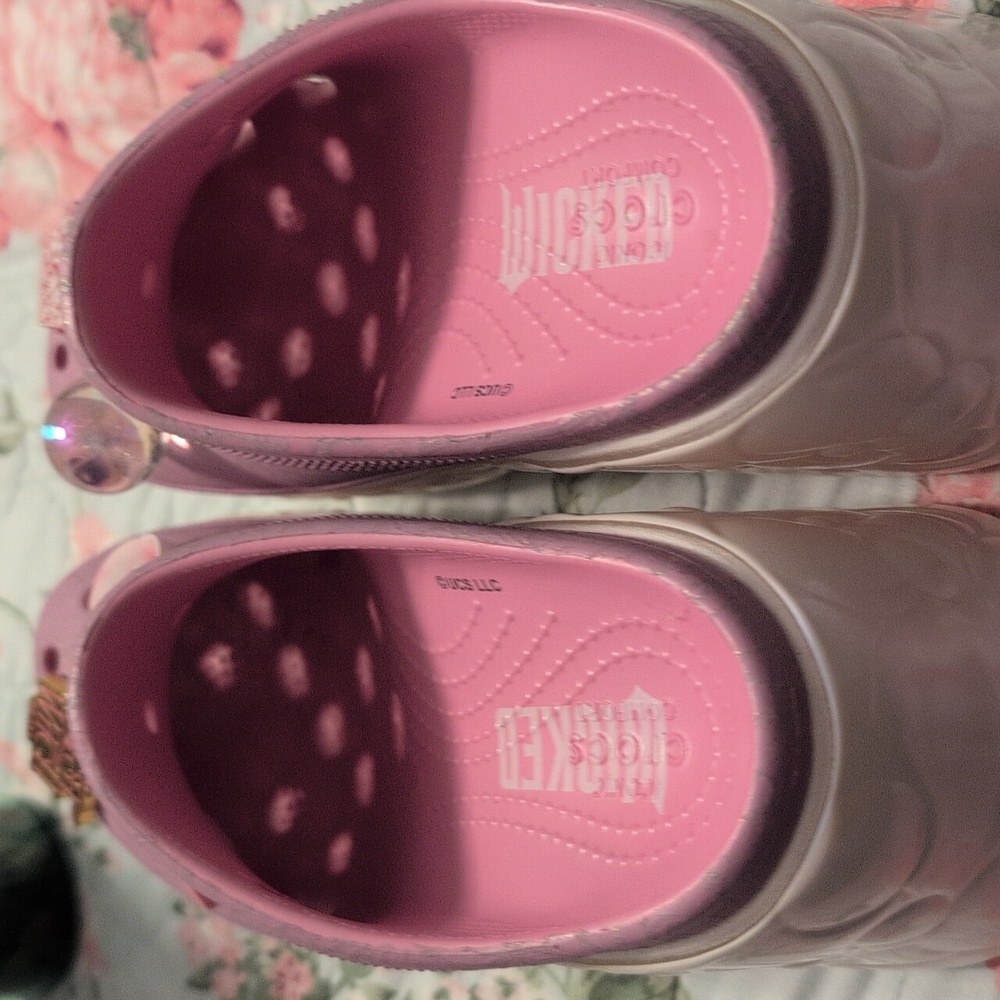 Wicked Crocs - Picture 3 of 8